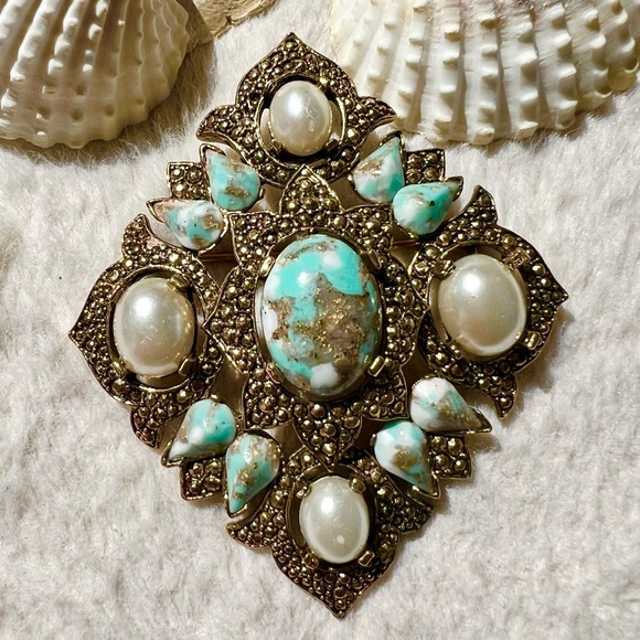 Sarah Coventry Jewelry - Vintage✨ Sarah Coventry Faux Pearl Pin Brooch/Pendant